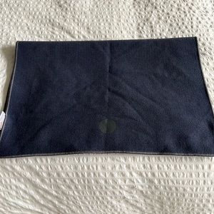 MANDUKA yoga towel